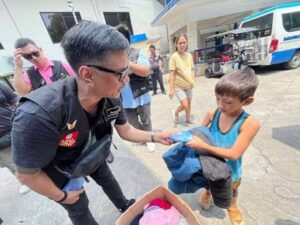 Service Above Self In Action: Swift Relief For Kapitolyo Fire Victims — GML photo 1
